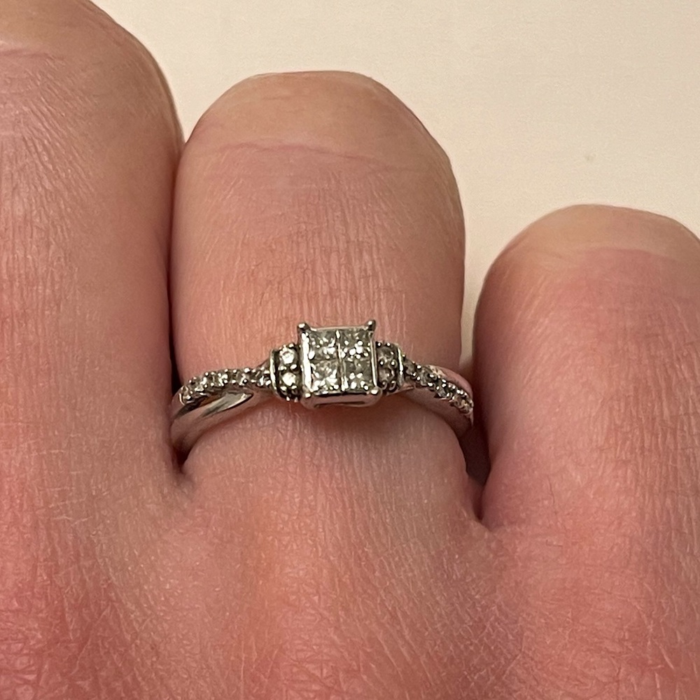 10k white gold size 5 princess cut .75ct diamond